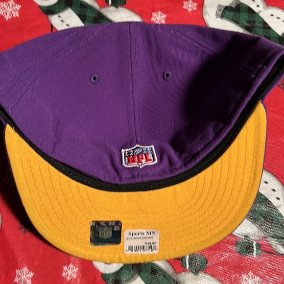 Minnesota Viking nfl fitted size 7 1/2 water repellent - Picture 4 of 6